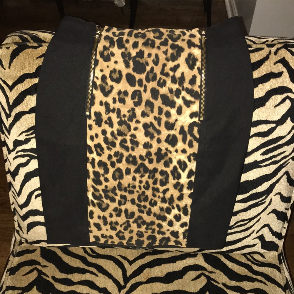 Super cute fitted skirt from Venus.